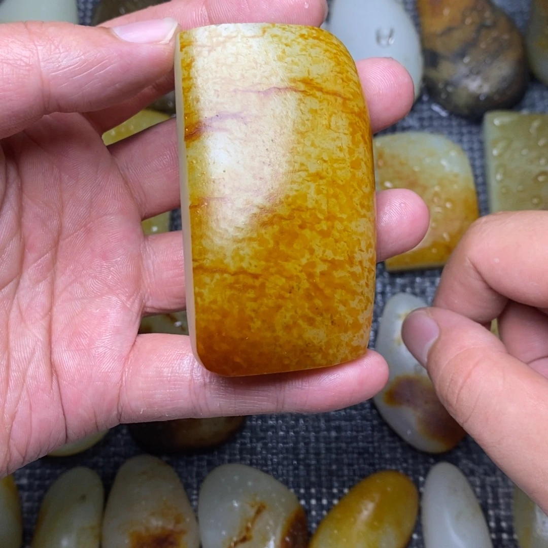 黄***@未镶嵌和田玉定制和田玉