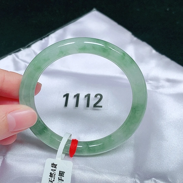 翡翠未镶嵌手镯（圆镯）