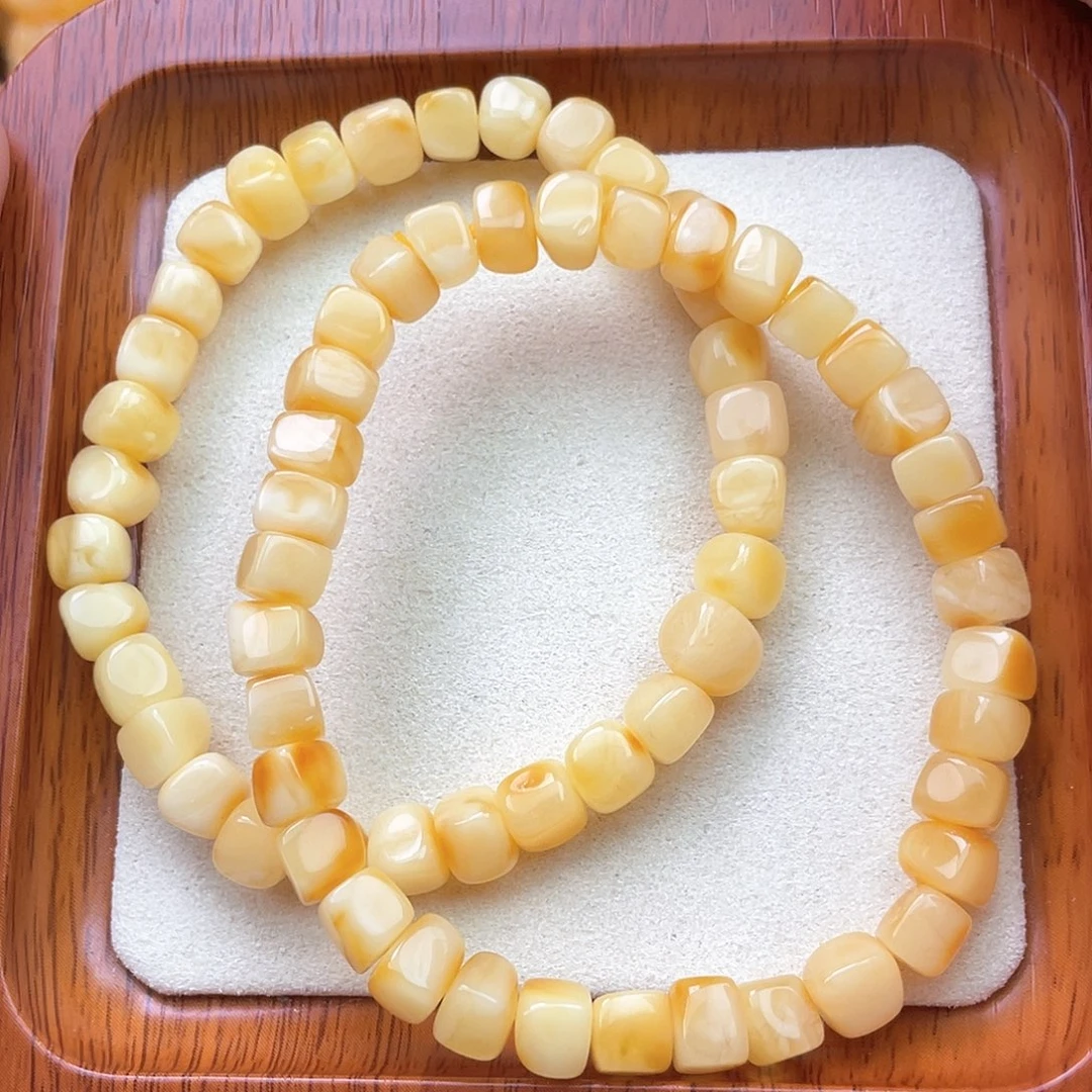 未镶嵌琥珀裸石发其一件