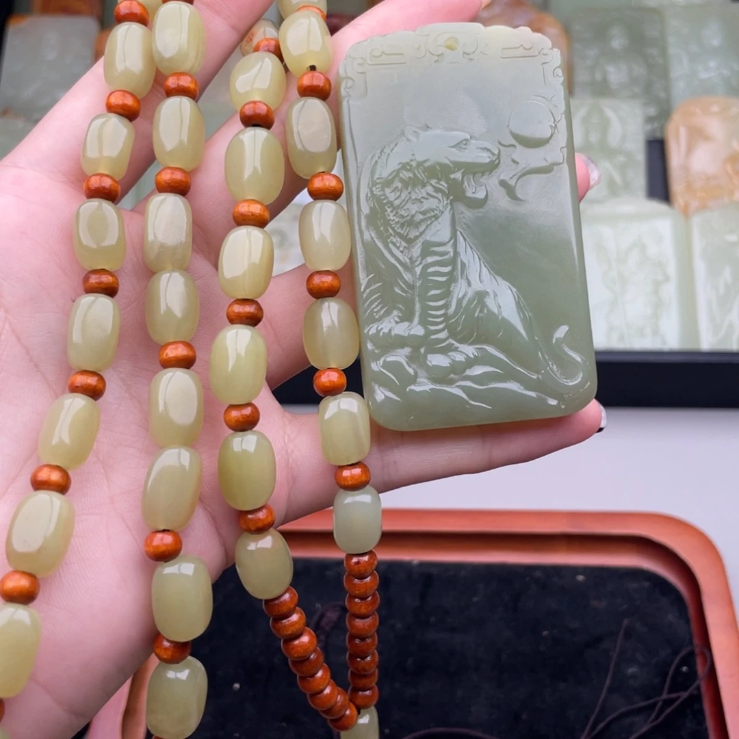 新疆昆仑山料，一物一拍