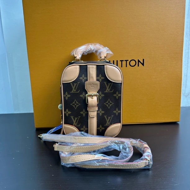 95新 LouisVuitton/路易威登 A343/Lv老花盒子包