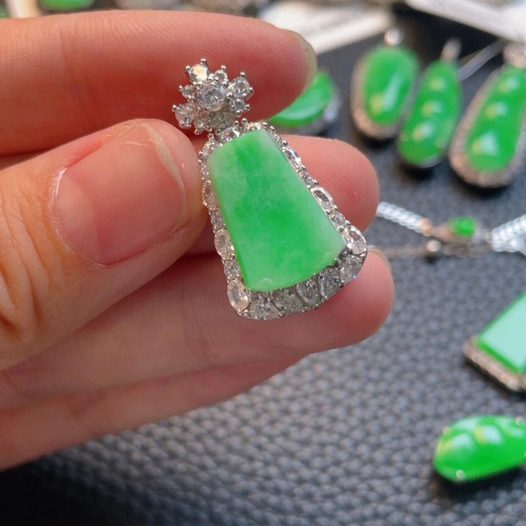 翡翠银S925镶嵌颈饰