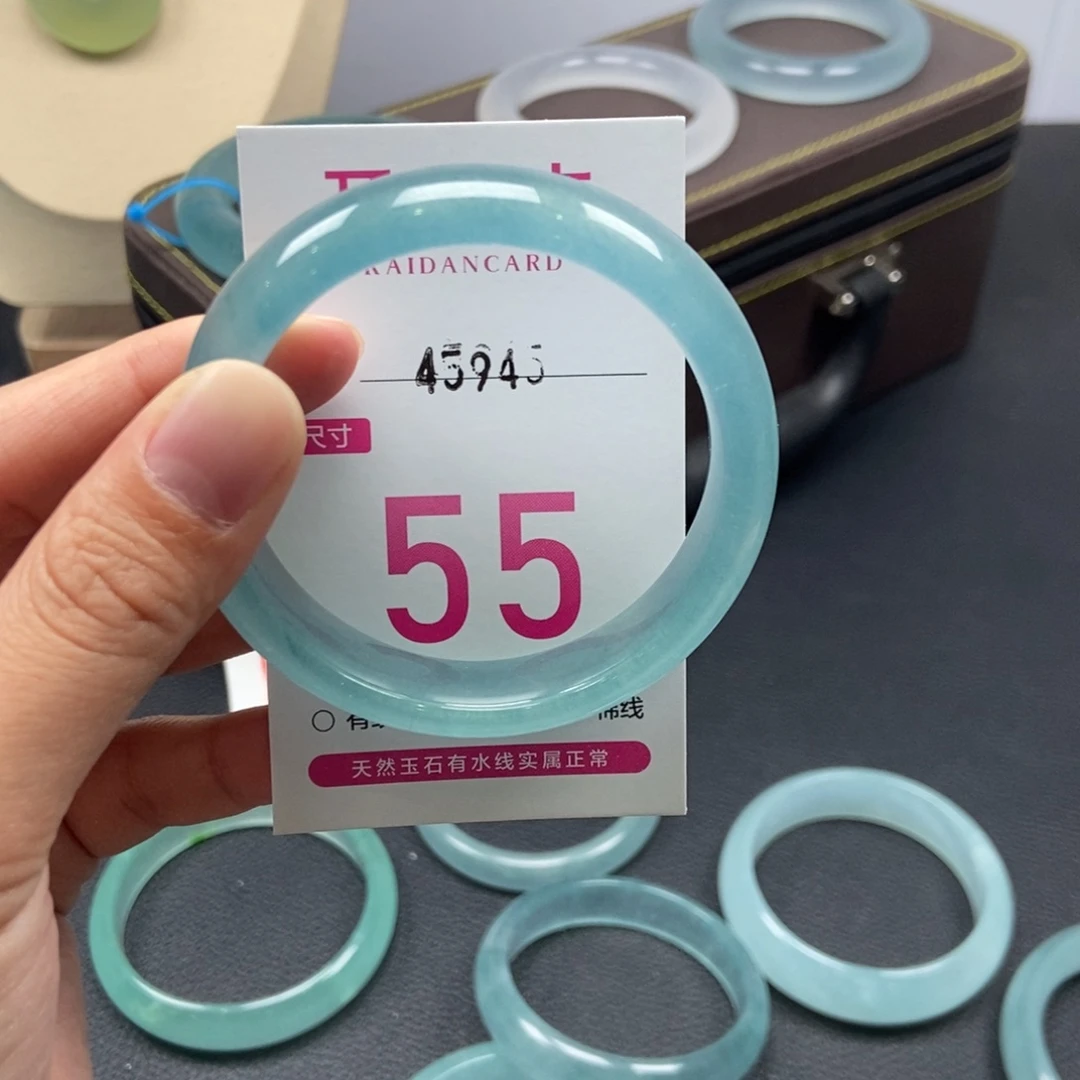 未镶嵌手镯石英质玉