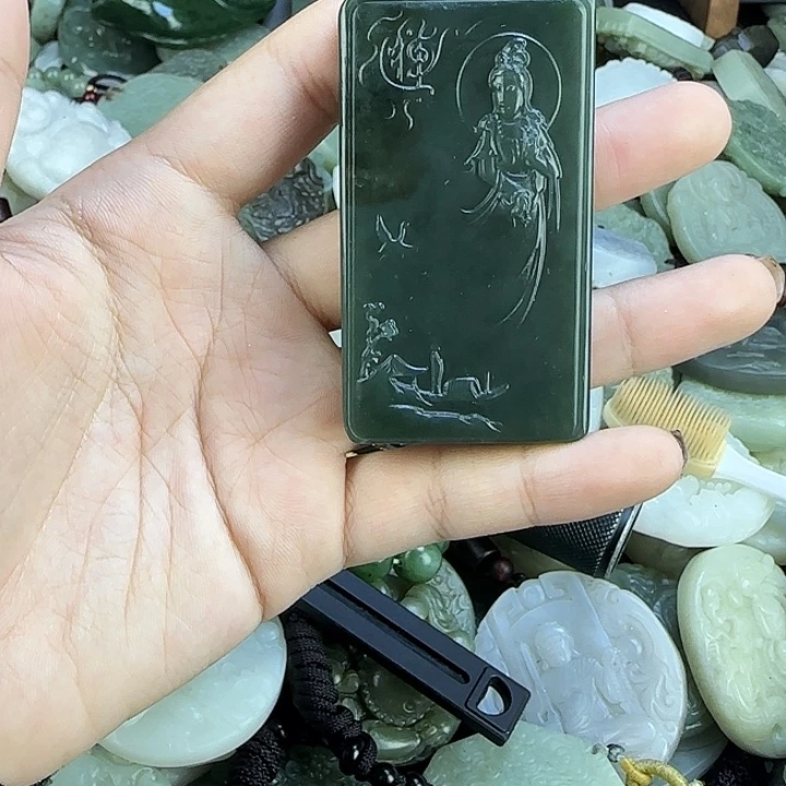 和田玉未镶嵌颈饰