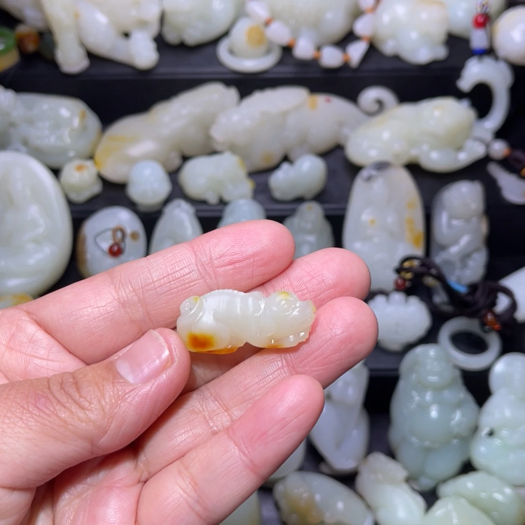 和田玉颈饰未镶嵌学**嘴