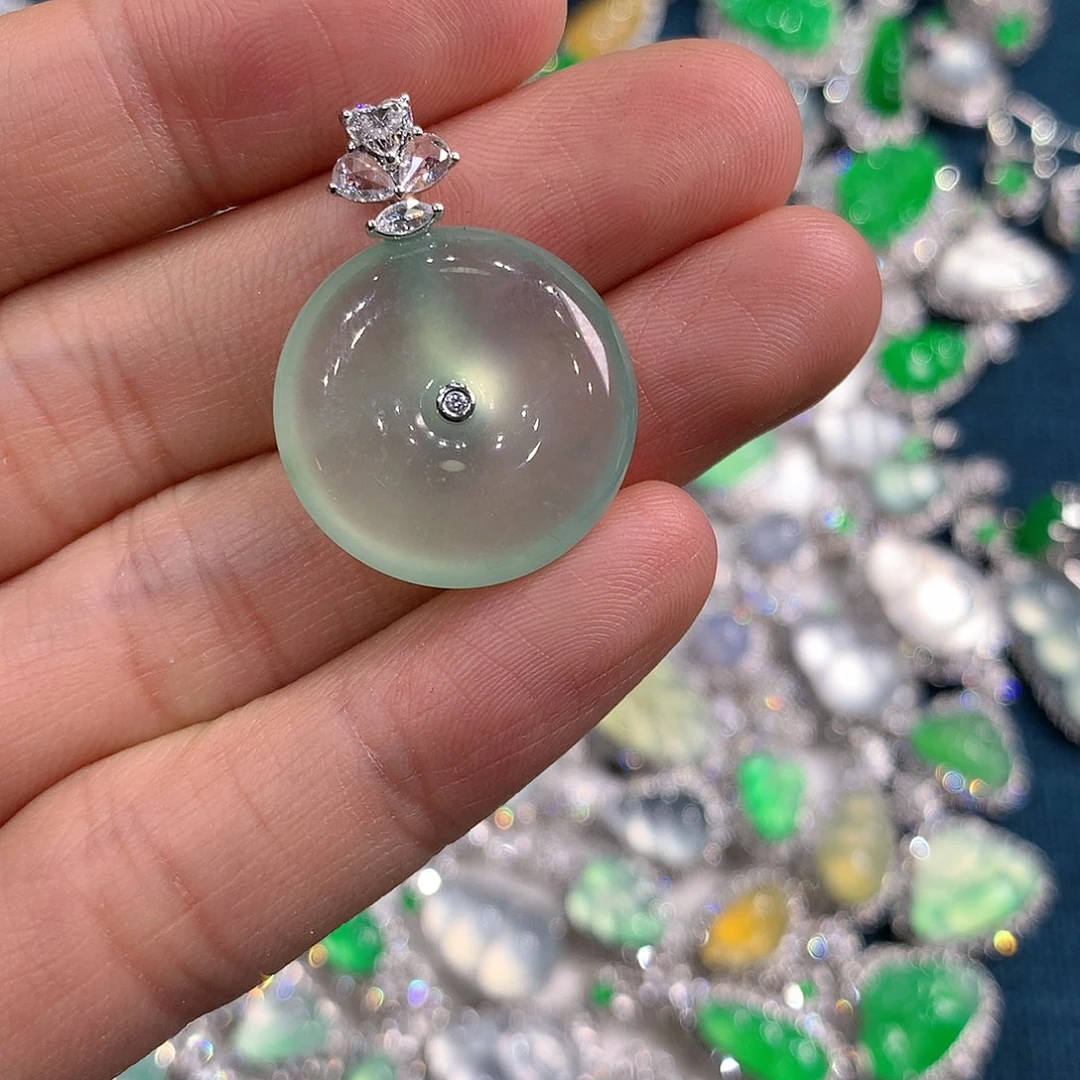 翡翠颈饰18K金镶嵌平安扣