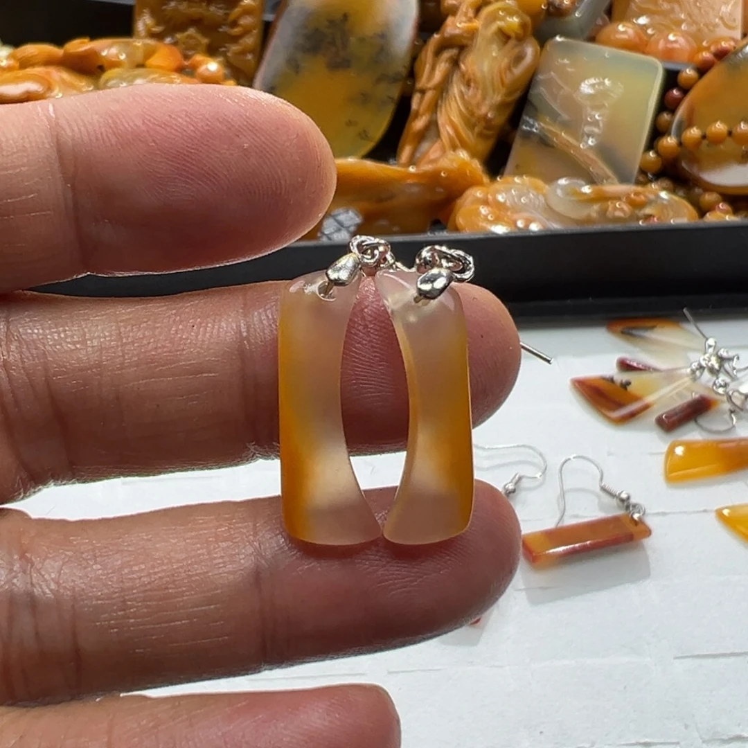 未镶嵌未镶嵌石英质玉