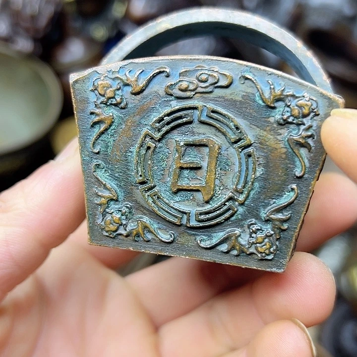 专属定制精美铜摆件