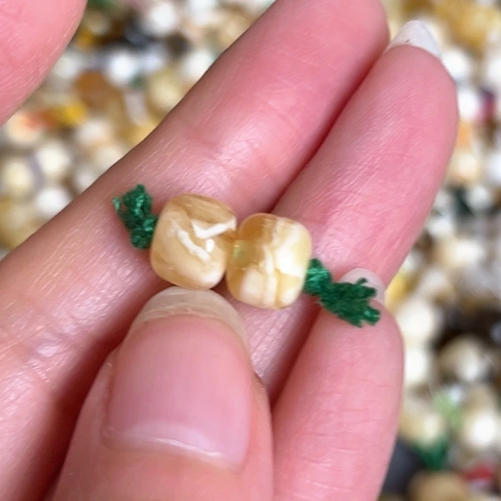 未镶嵌蜜蜡裸石8mm一对