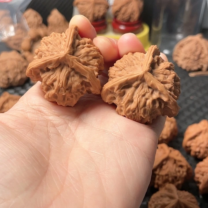 文玩核桃把件越**勇41三棱