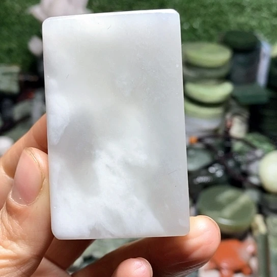 未镶嵌和田玉（糖玉）珠宝半成品