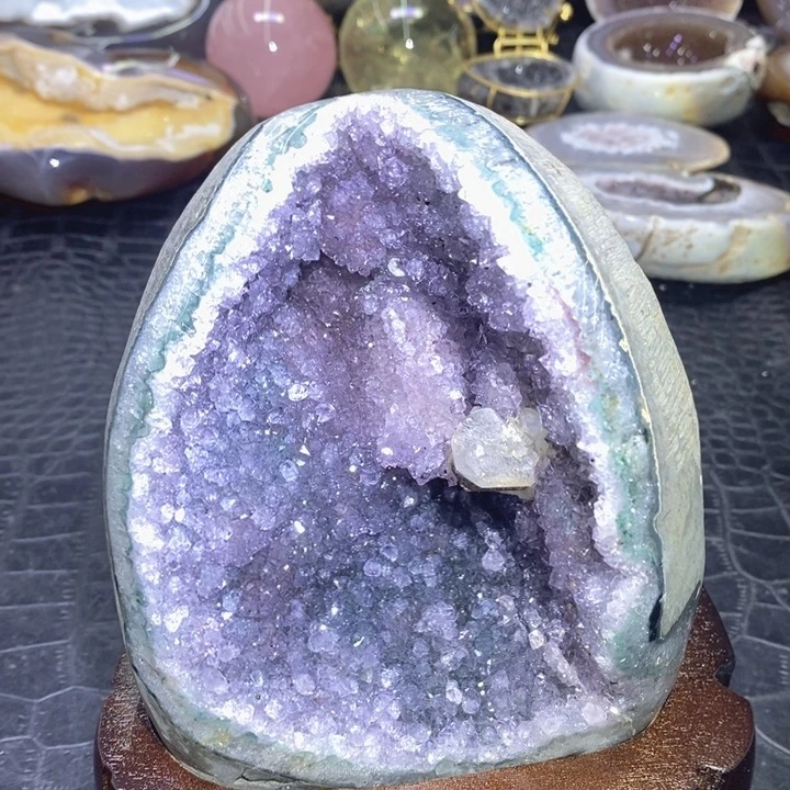 未镶嵌珠宝半成品紫晶绿野仙踪奇石簇