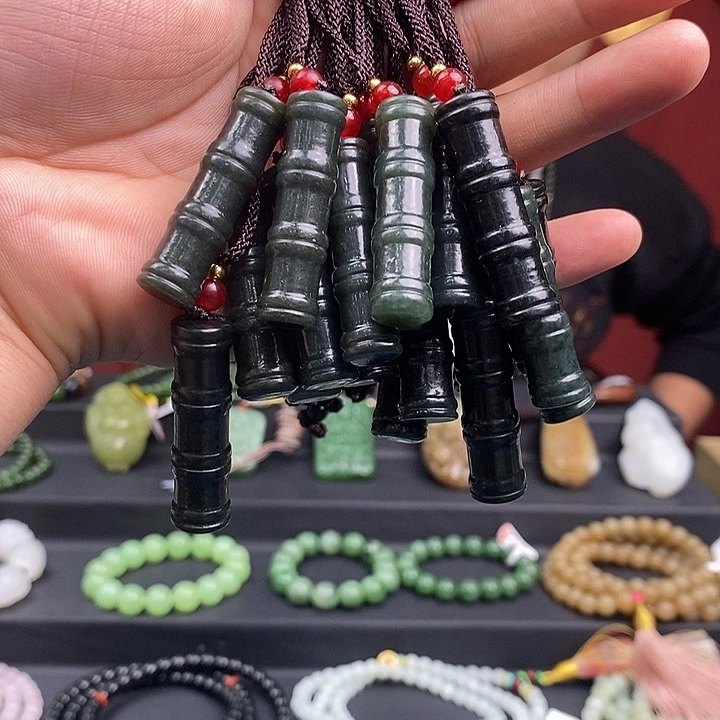 和田玉（糖玉）未镶嵌颈饰