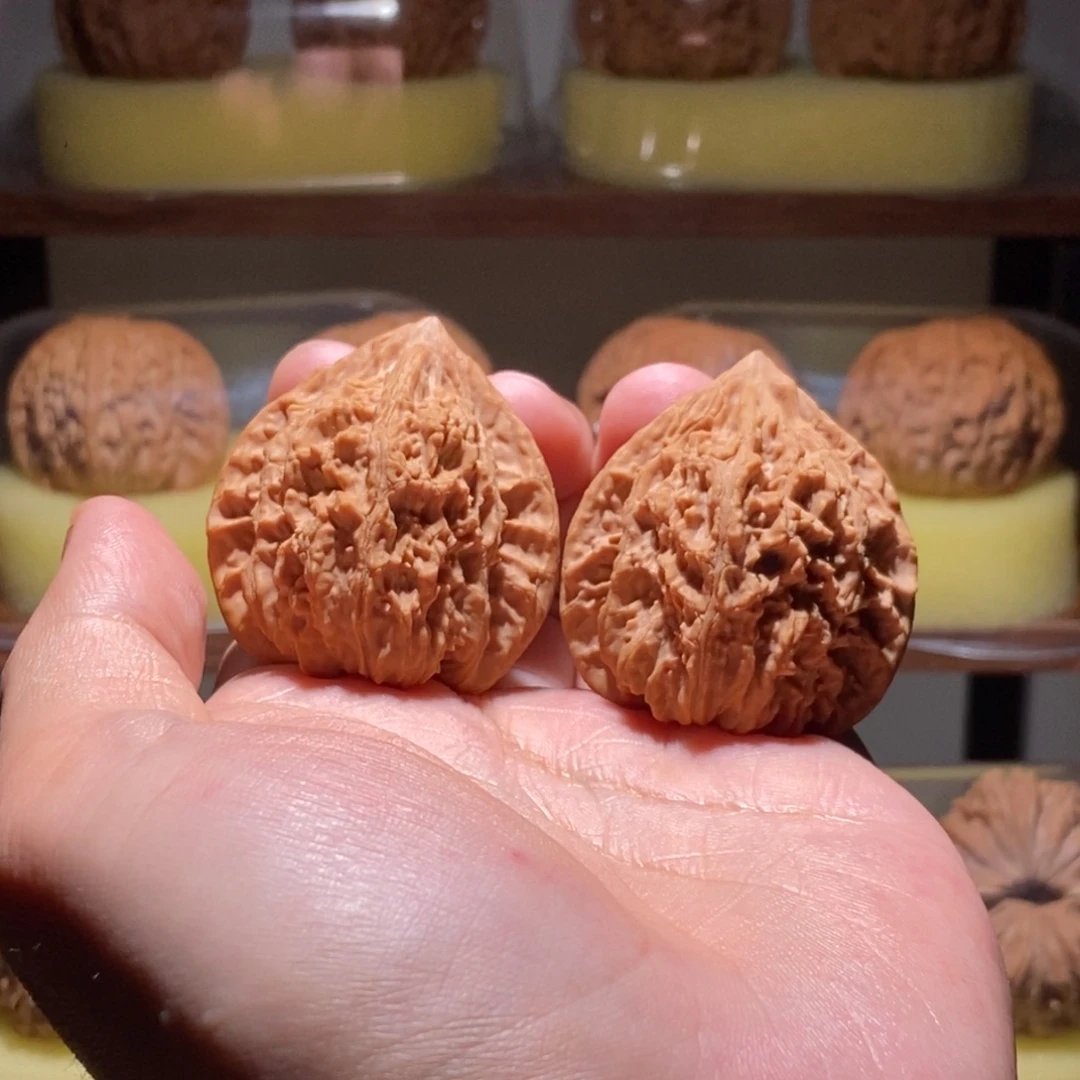 A***x吊坠文玩核桃全品38尺流星雨红狮子精品对