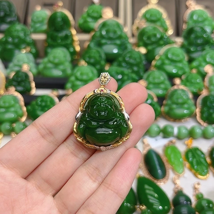 和田玉（碧玉）颈饰18K金镶嵌苏*遮