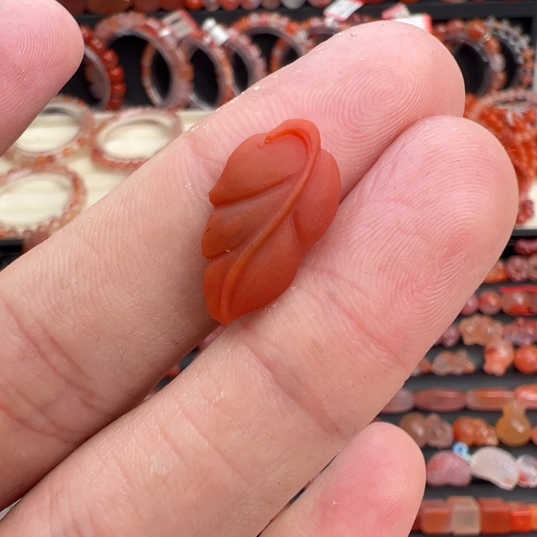 南红玛瑙未镶嵌颈饰叶子