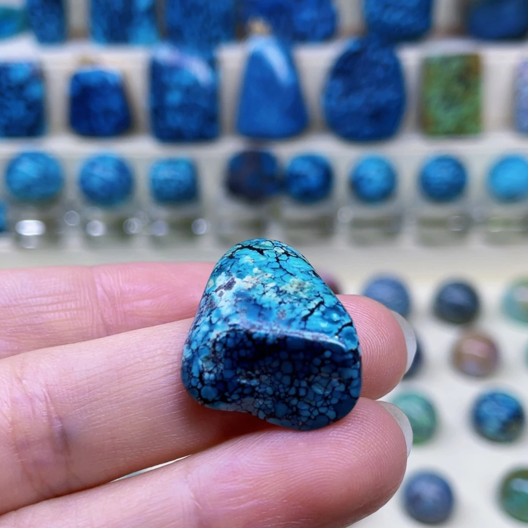 未镶嵌绿松石颈饰