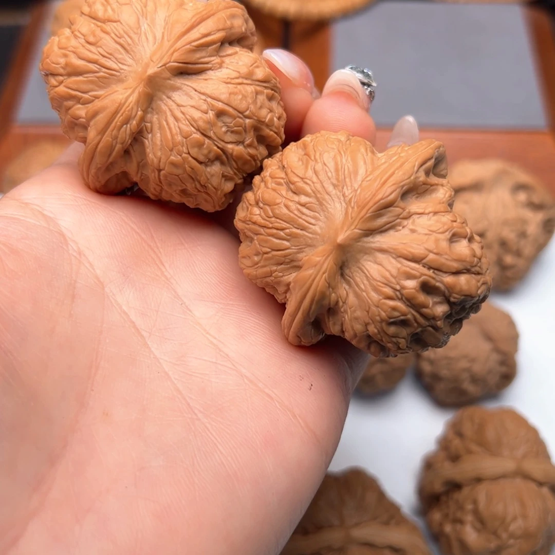 文玩核桃把件血麒麟43丽