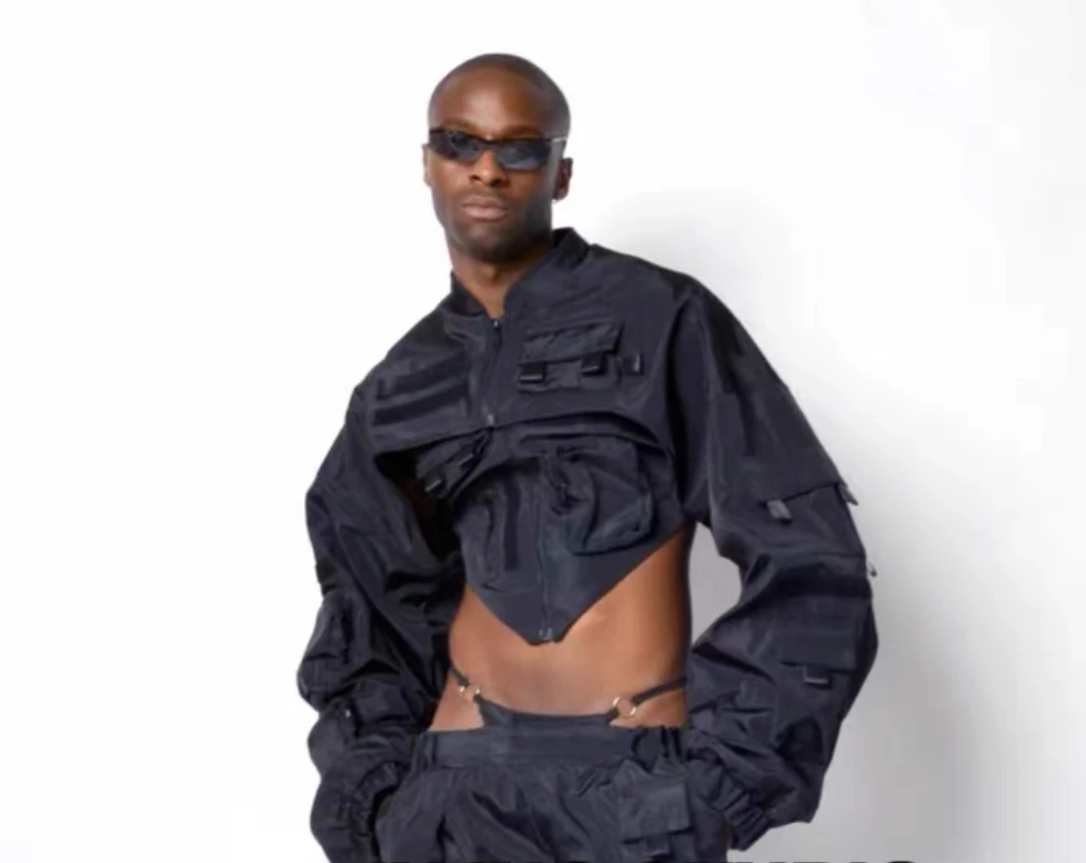 卖着玩！来自UB买手店的东西！辣妹辣弟必备的啊！短款夹克