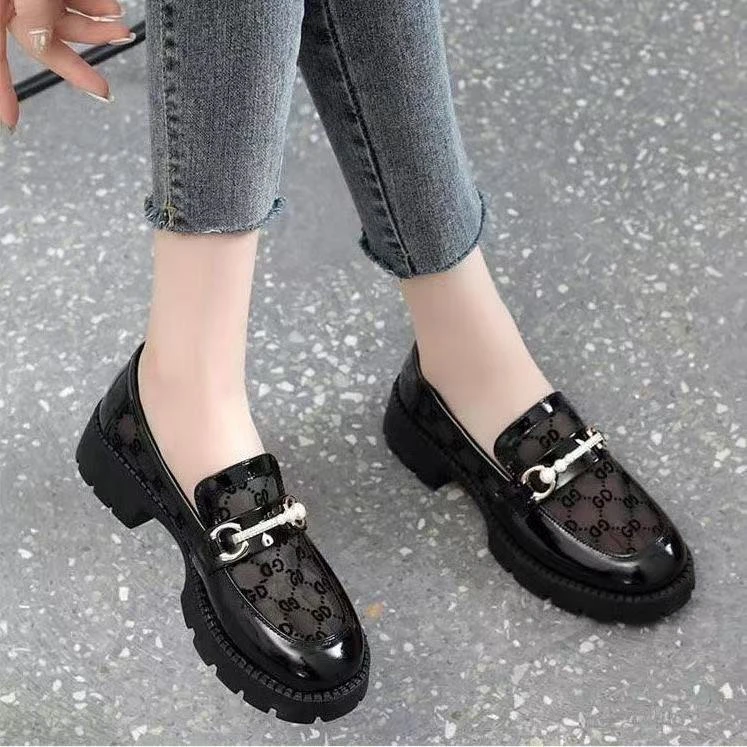 品牌断码2025新款镂空透气网纱乐福鞋女夏季薄款休闲鞋子软皮凉鞋