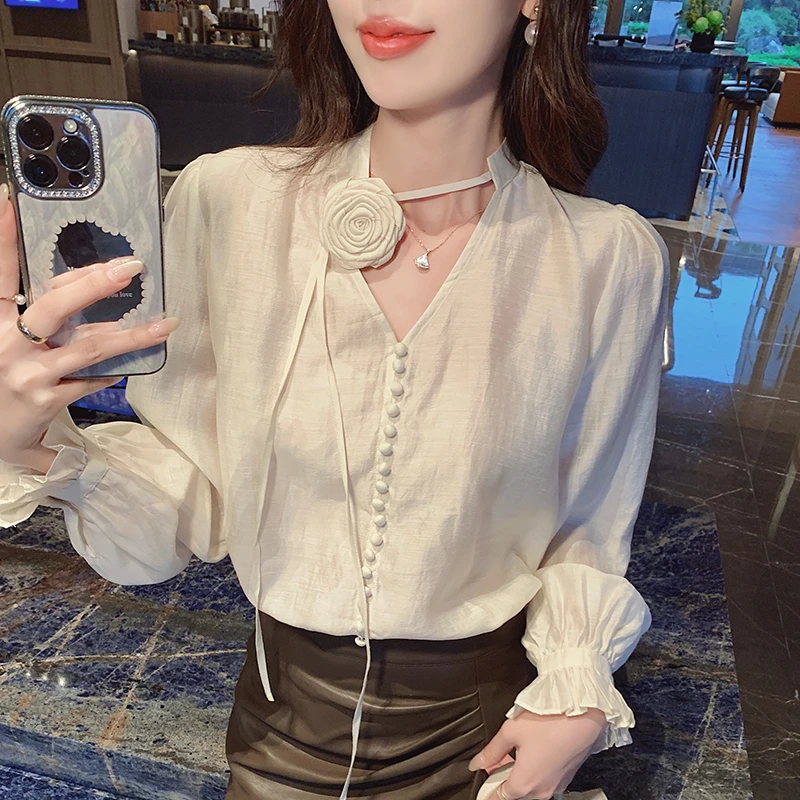轻熟风常规V领秋季长袖衬衫上衣女装时尚复古风花朵衬衣