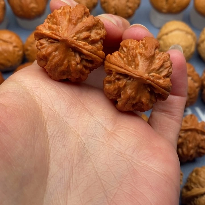 文玩核桃把件肉龙