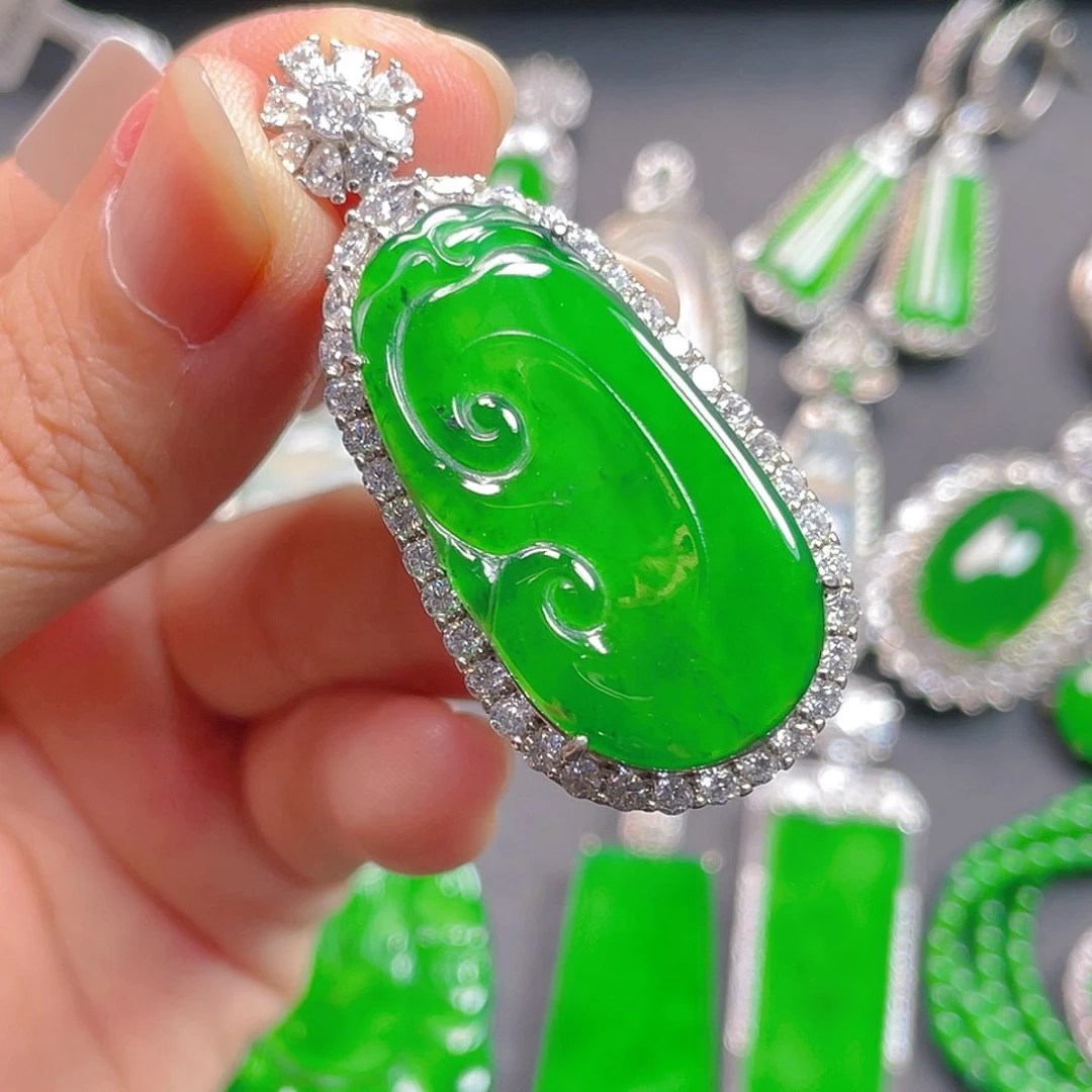 吊坠(不含链)未镶嵌翡翠