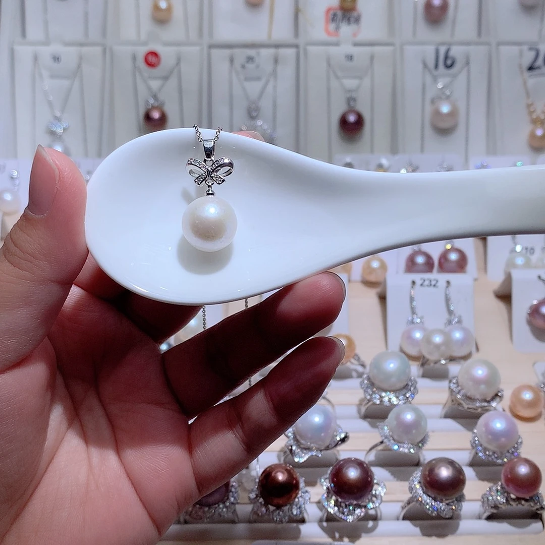 淡水珍珠吊坠(赠链)未镶嵌CC13mm