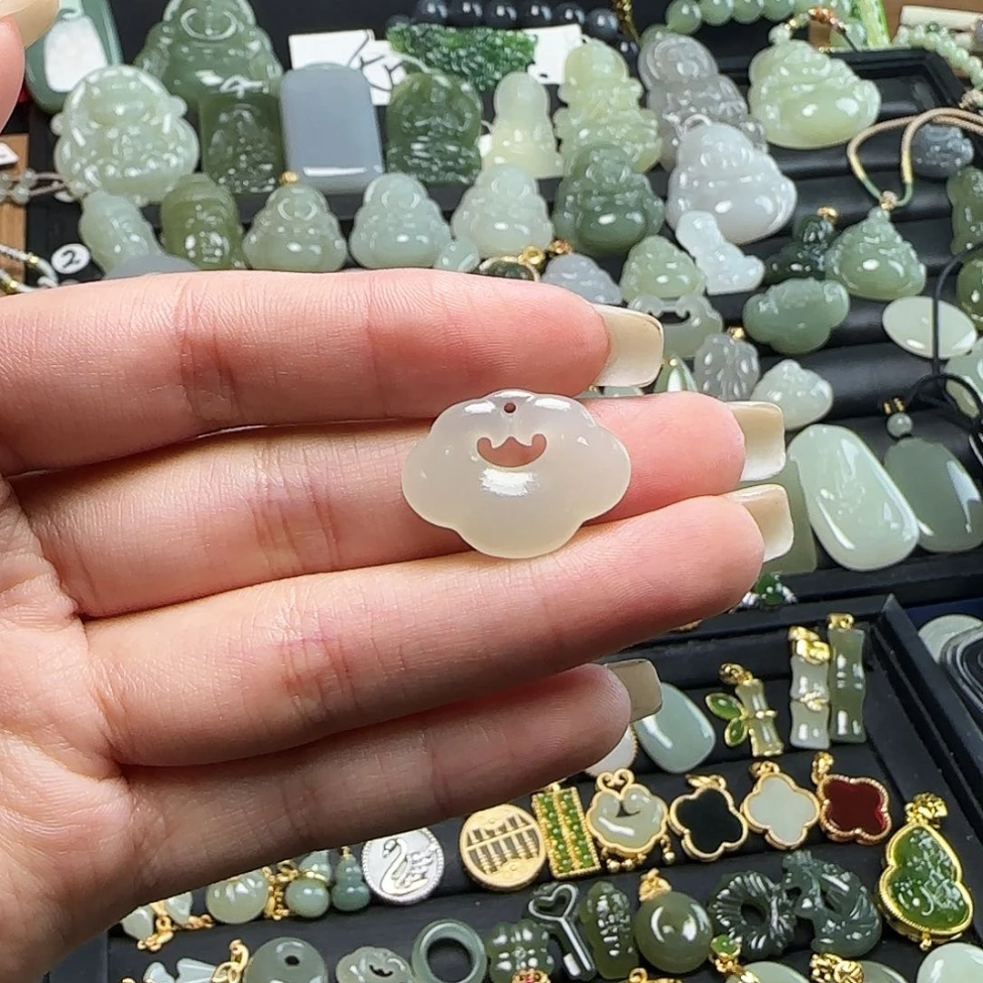 颈饰未镶嵌和田玉