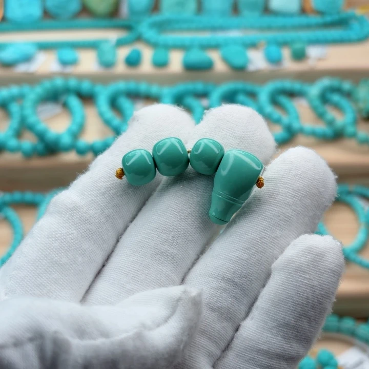 绿松石未镶嵌珠宝奇石