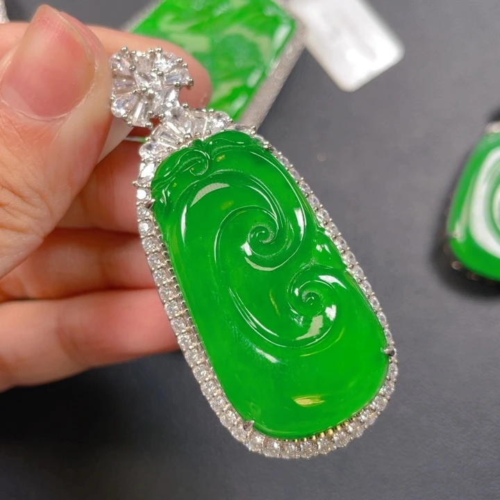 【闪购商品】颈饰银S925镶嵌翡翠翡翠