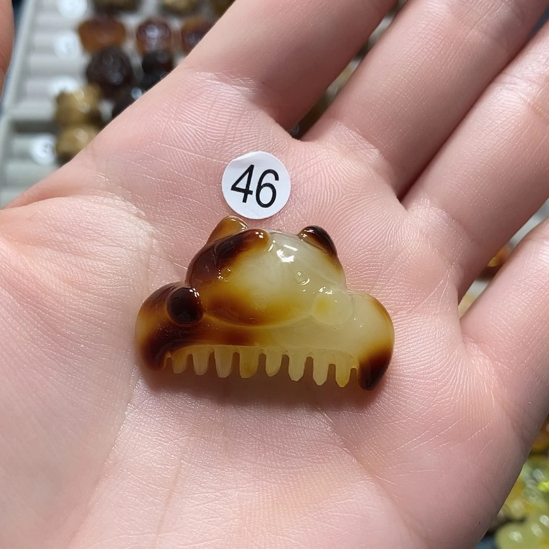 琥珀裸石未镶嵌?****?，
