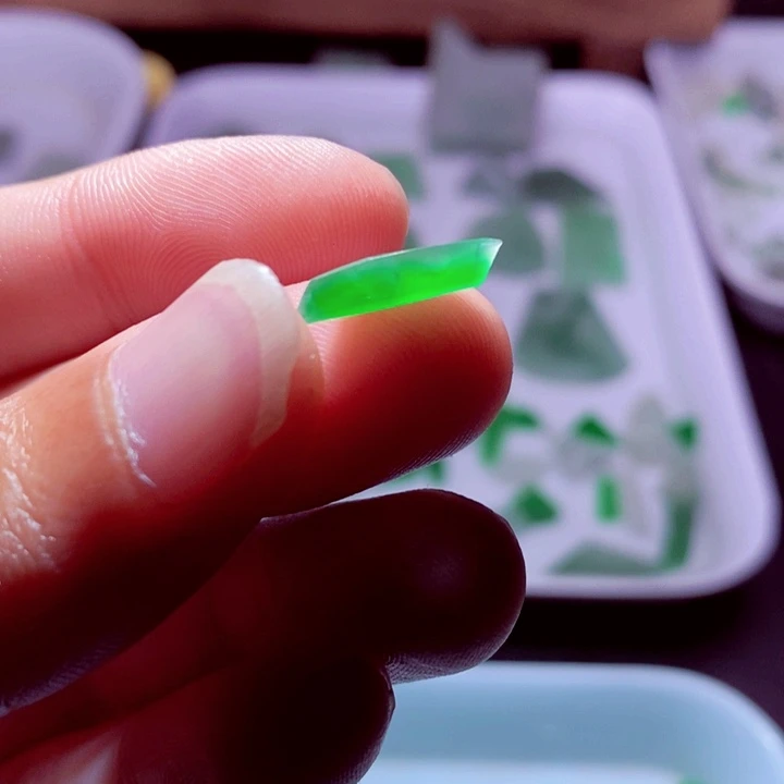 定制翡翠未镶嵌材料