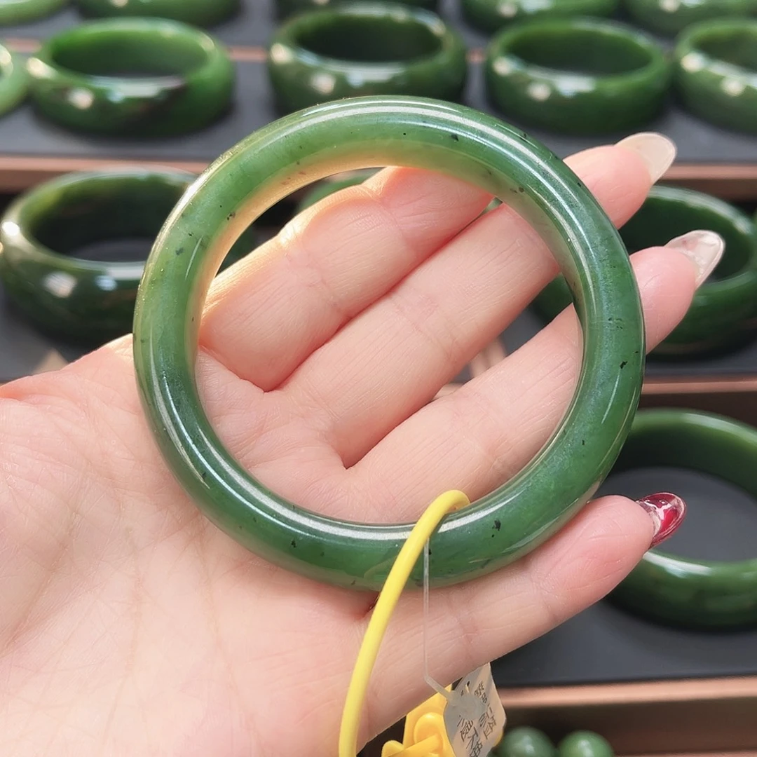 和田玉（碧玉）未镶嵌手镯