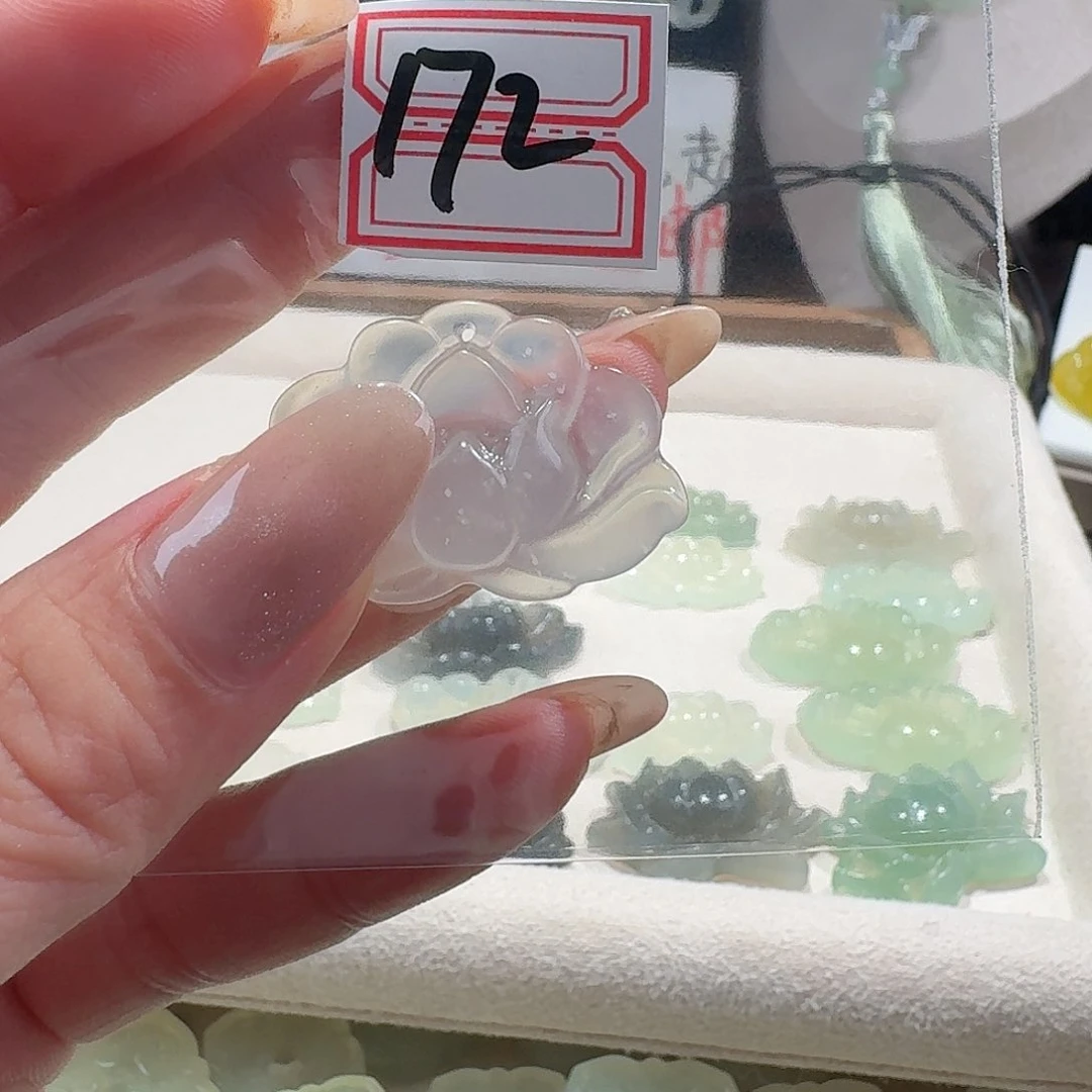 蛇纹石玉颈饰合金精美礼品