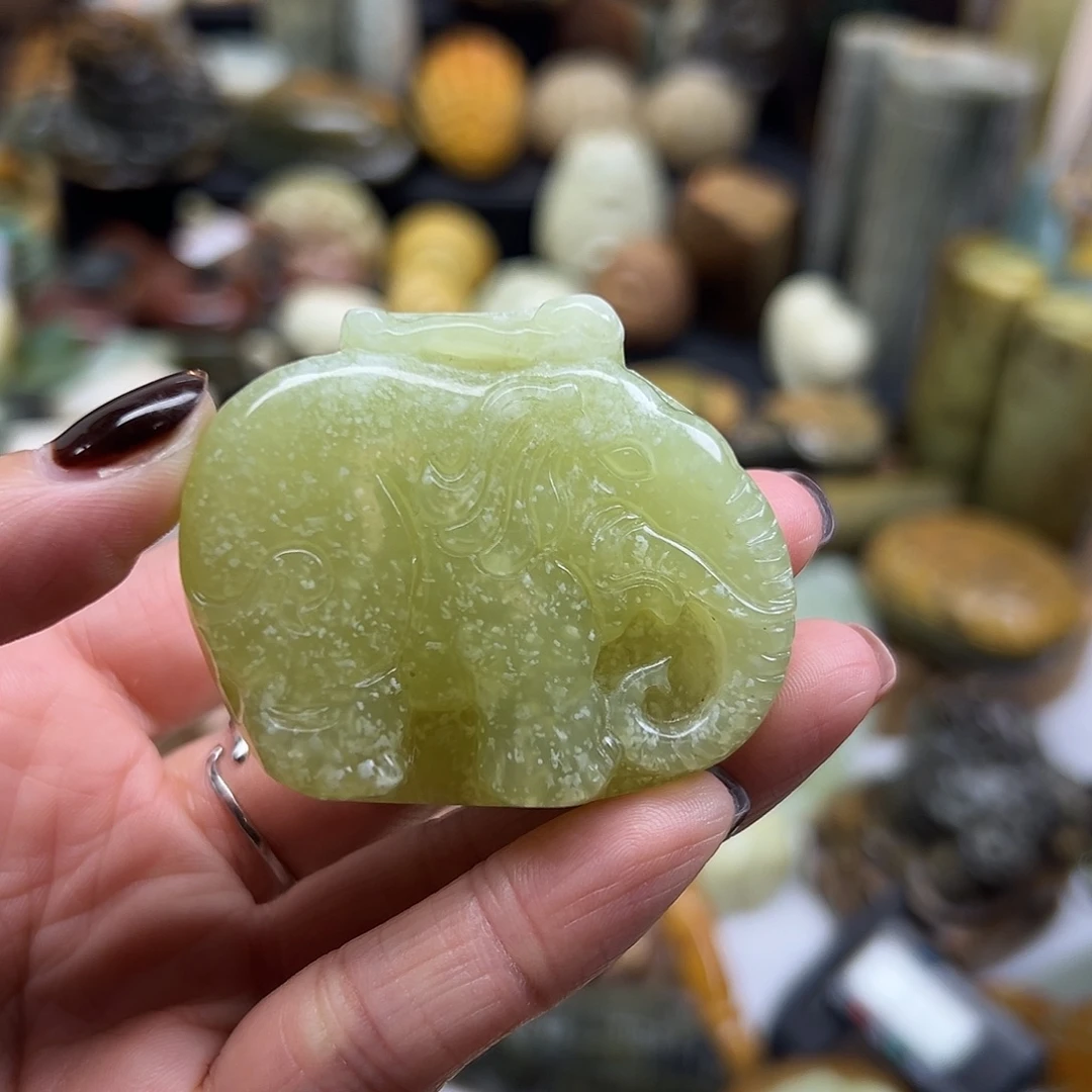 南***烟岫玉未镶嵌颈饰辽阳雪花小象