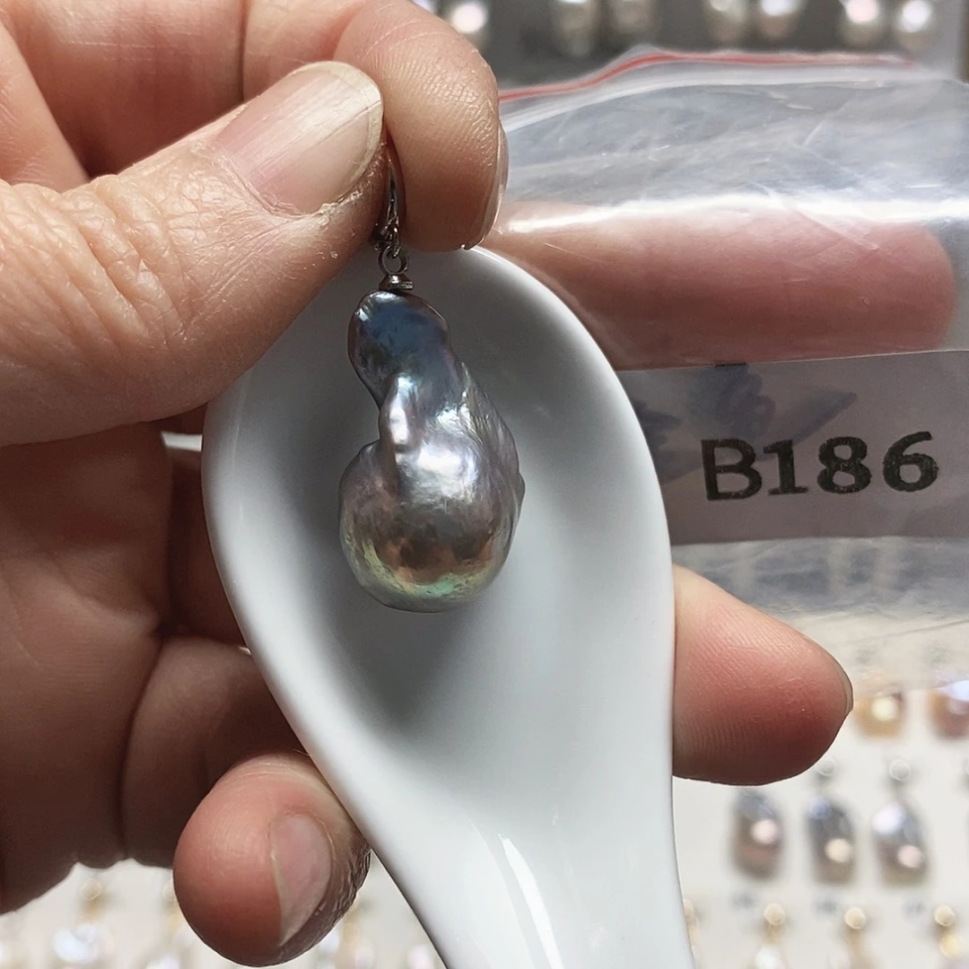 淡水珍珠吊坠(赠链)未镶嵌