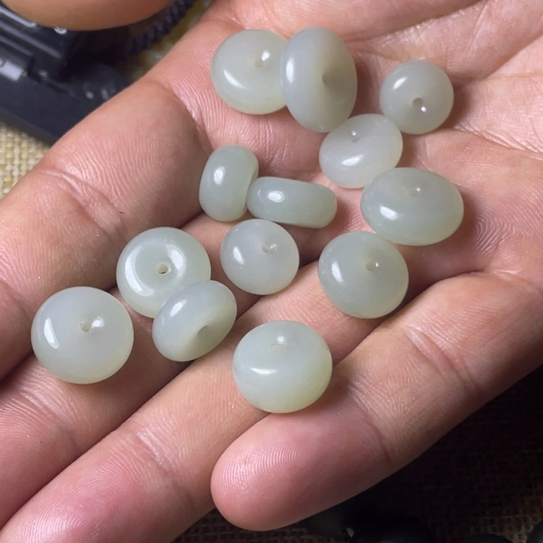 和田玉（糖玉）颈饰未镶嵌