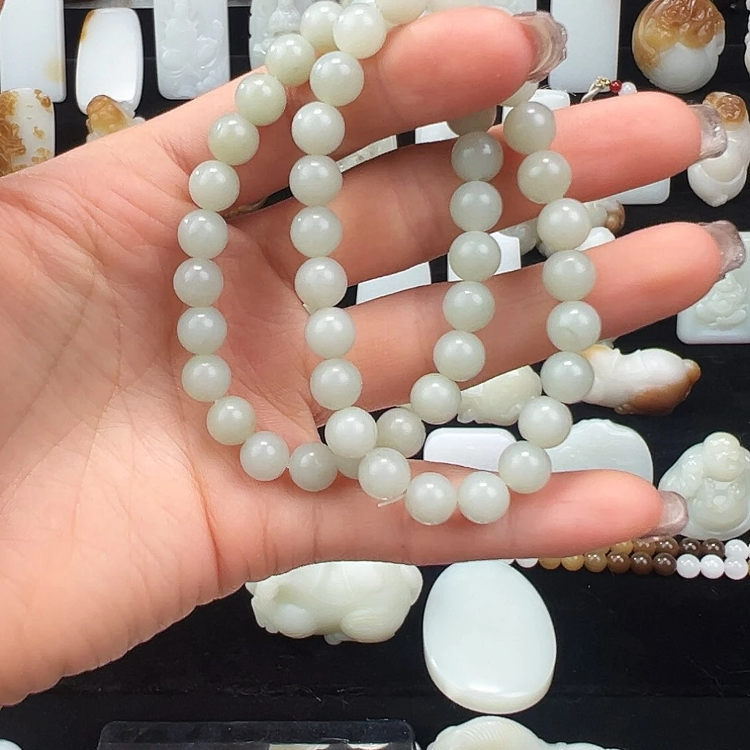 和田玉颈饰未镶嵌