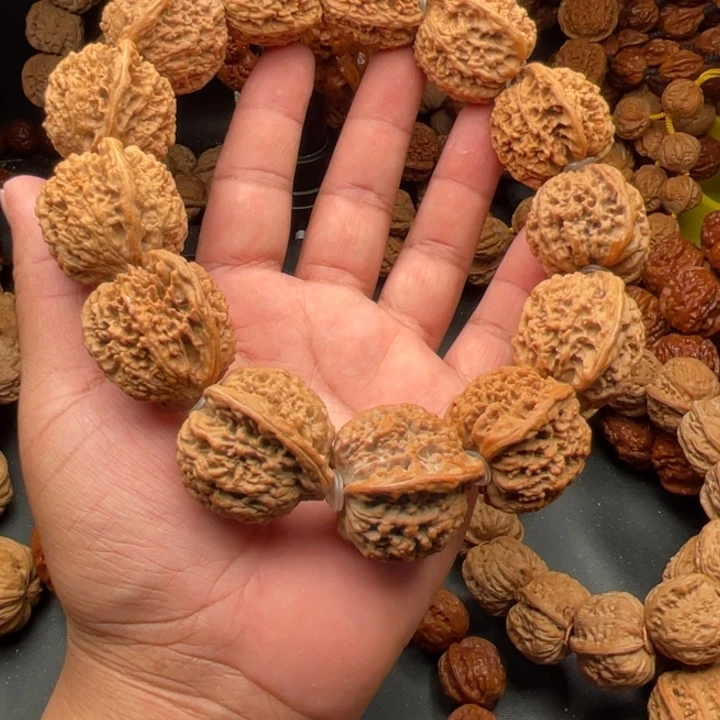 文玩核桃吊坠海****保2满天星