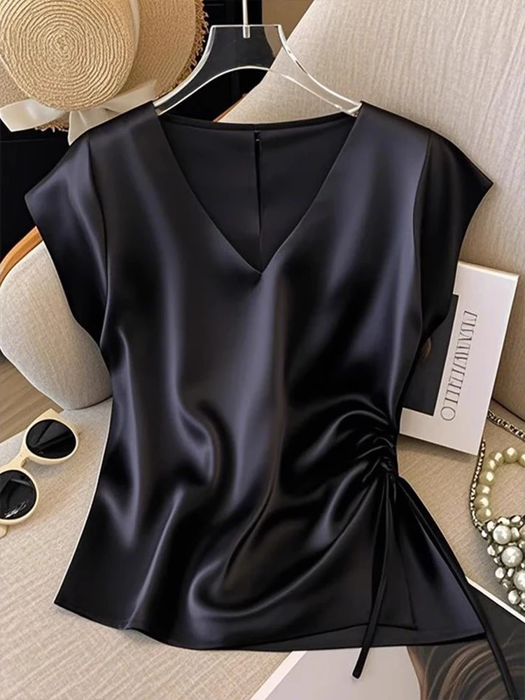 独特超好看黑色醋酸上衣女2025夏季新款高级感气质v领收腰衬衫薄