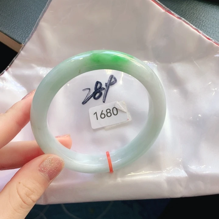 翡翠手镯未镶嵌天然翡翠手镯