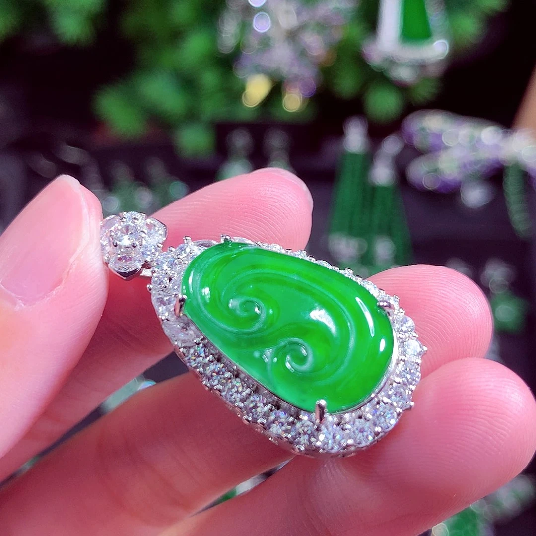 颈饰未镶嵌翡翠天然