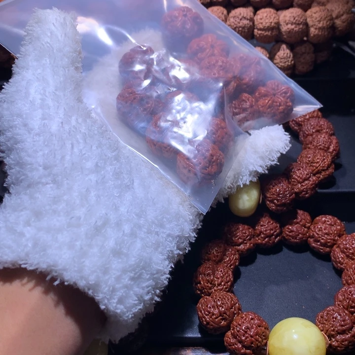 旧***ゆ吊坠金刚菩提26尺自玩款龙骨梅花定制