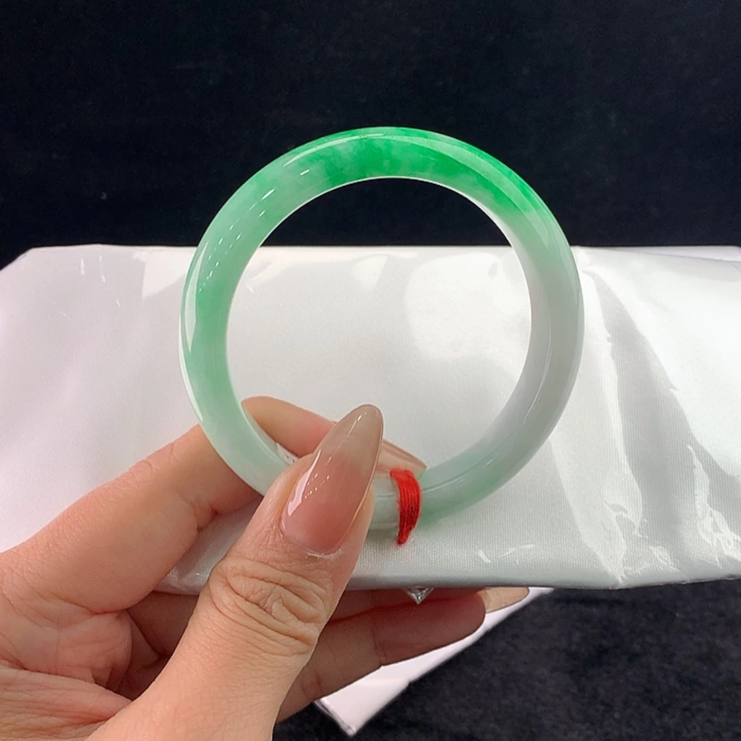 【闪购商品】未镶嵌手镯翡翠正55