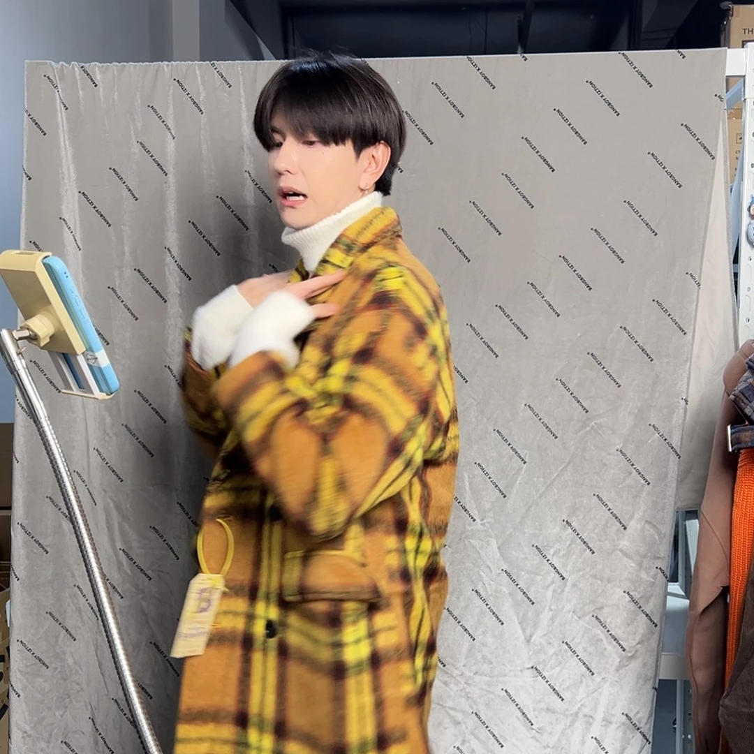 潮流格子黄色毛呢风衣Ｍ一件