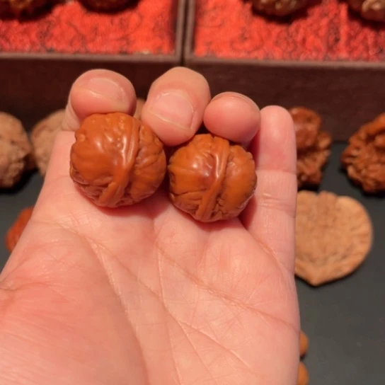 文玩核桃吊坠小手捻