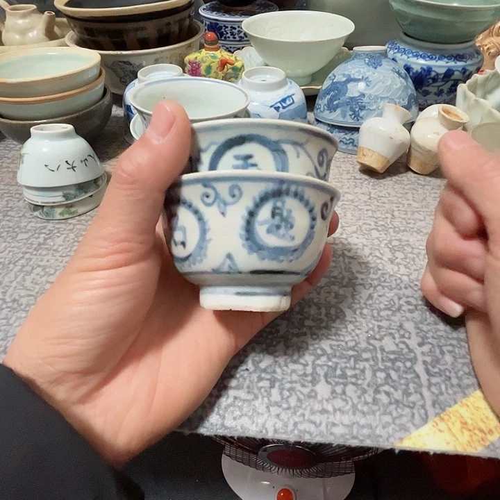 碗用****2青花文饰的一个杯子