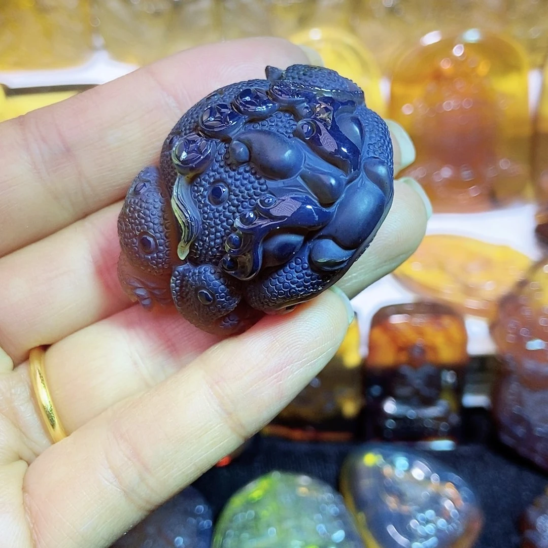 琥珀颈饰未镶嵌金蟾45