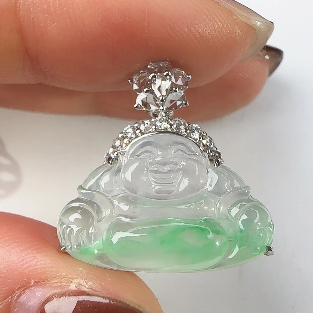 翡翠18K金镶嵌颈饰飘绿佛公